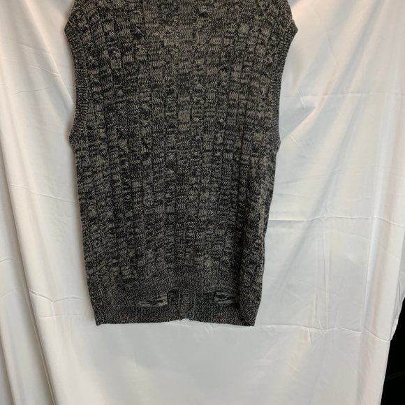 Northern Isles Black and White Sweater Vest - Picture 7 of 7